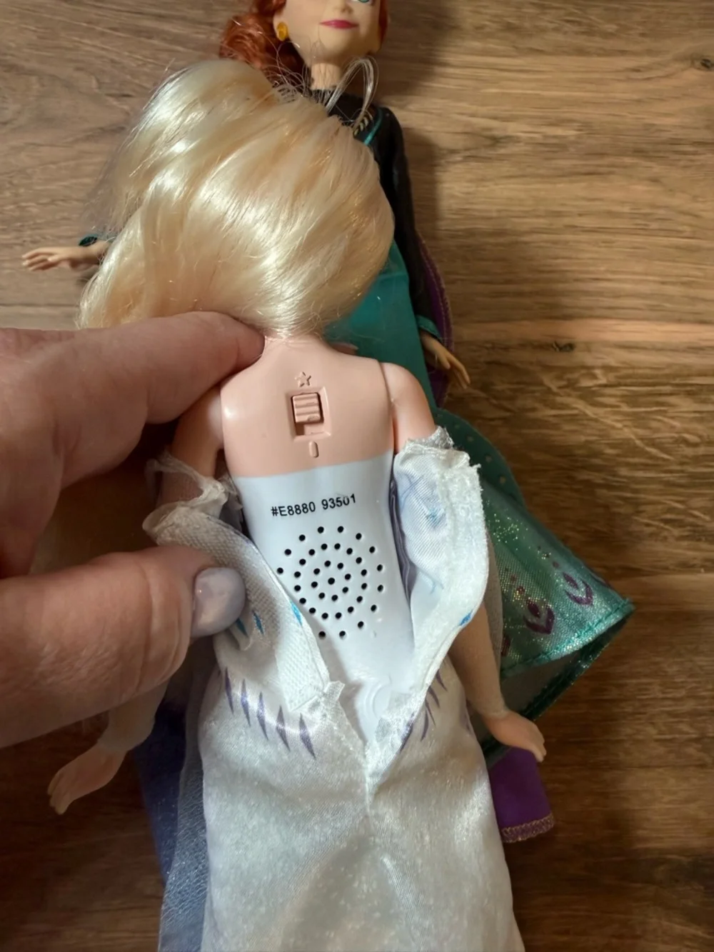 Frozen 2 Singing Elsa Anna Doll Set